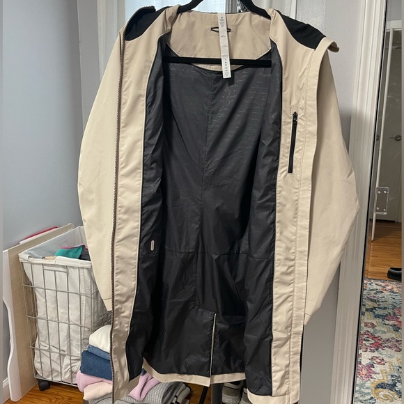 Lululemon Definitely Raining Jacket - Picture 6 of 15